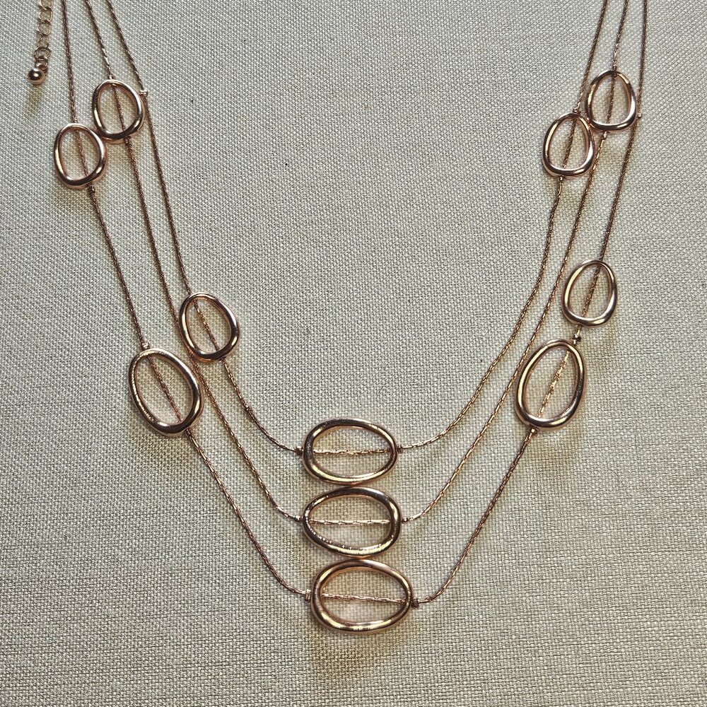 .*RARE* Vintage Rose Gold Mobius Necklace from Trifari